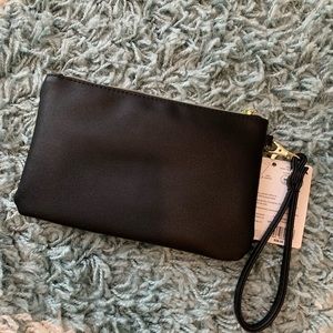 Black charging wristlet
